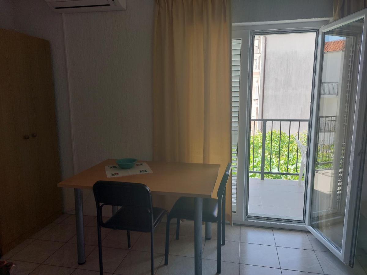 Apartmani Dzapo ซรีมา ภายนอก รูปภาพ